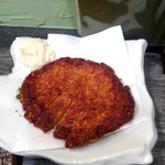 だいにんぐ とっ鶏 - ギョロッケ。魚肉のコロッケです