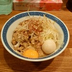 豚そば頂 - 特製まぜ豚そば＋生卵。