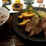 窯焼和牛ステーキと京のおばんざい 市場小路 - 