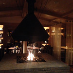 SUPER SUPPER CLUB - 暖炉の部屋
      実際に触ったらホンモノの火だったそう