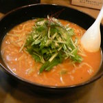 らーめん 北斗 - とまと味噌らあめん(750円)　ご飯と肉みそ付きです