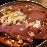 もつ焼き じんちゃん - レバ刺し（'10/10）