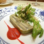 ル・ジャルダン・デ・サヴール - 房州産黒鮑のテリーヌ、ビーツソース　サラダ添え