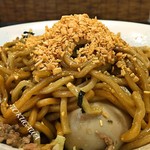 和風鰻麺八幡屋 - 2016　特選混ぜそば
      ニンニクチップをかけた状態