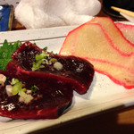 宝寿司分店 - ミンククジラの刺身とベーコン