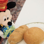 S.S.コロンビア・ダイニングルーム - パン