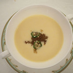 S.S.コロンビア・ダイニングルーム - 冷製コーンスープ、コンソメジュレを浮かべて