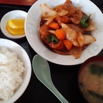 中華東陽一 - 酢豚定食700円