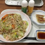 リンガーハット - 野菜たっぷり皿うどん+餃子3個セット