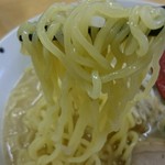 地産他消いかきん茶屋 - プリップリの多加水中太縮れ麺