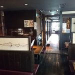 肉焼亭　うしのすけ - 肉焼亭 うしのすけ ＠本蓮沼 土足のまま揚がれる板貼り床の店内