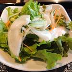 肉焼亭　うしのすけ - 肉焼亭 うしのすけ ＠本蓮沼 ランチ 牛すじカレーに付くサラダ