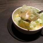 エクアトゥール - 青林檎のソルベ 桂花陳酒のジュレ ヨーグルト パッションフルーツのソース
      
      