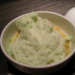 エクアトゥール - 青林檎のソルベ 桂花陳酒のジュレ ヨーグルト パッションフルーツのソース
      
      