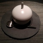 エクアトゥール - 雲丹 ジュンサイ 冬瓜 コンソメのジュレで
      