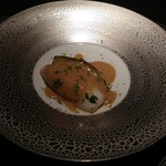 エクアトゥール - 墨烏賊 賀茂茄子 西京味噌とフォアグラのソース 青じその香りで
      
      