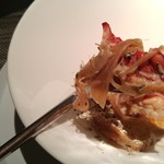 エクアトゥール - オマール海老のポワレ フカヒレ サマートリュフ 白ワインのソースで
      