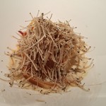 エクアトゥール - オマール海老のポワレ フカヒレ サマートリュフ 白ワインのソースで
      