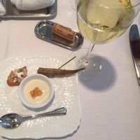 カンパーニュ - グラスの白ワイン