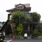 Lansen - 駐車場から見て