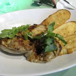 Chai's Waikiki Hawaiian Fusion - ボンビノス貝のグラタン風