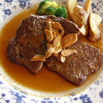 ビストロ・ヒロ - ビーフステーキ（ランチ：サラダ・ライス付）1000円