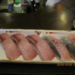 すみや - 大きなアジの握り