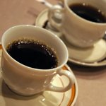 京まる - 食後は、無料のセルフコーヒー。