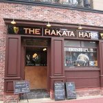 Irish Pub THE HAKATA HARP -  須崎町の昭和通りに面したホテルエクレール博多の地下にあるアイリッシュパブレストランです。