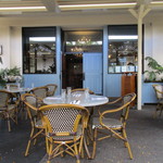 The Blue Room - お店の前のテラス席