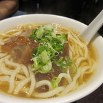 牛店 - 先ずは友人一人が頼んだ牛筋麺（小）１７０元。
