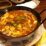 よさ来い - 麻婆豆腐は鉄鍋できますので火傷注意ですぞ