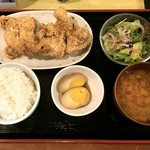 大分県中津市出身 森田の唐揚げ定食 700円(税込)