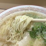 八ちゃんラーメン - 麺上げ