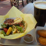 Marion’s Fish Market - 料理写真:これが南カリフォルニアのタコスセット