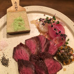 ビビ 立川本店 - 米産 牛サガリの炭火焼き 1,800円。