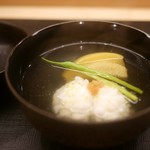 麻布十番 ふくだ - お椀　鱧と賀茂茄子