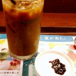 Kafedokurie - アイスコーヒー＆ヨーグルト（ブルーベリーソース）