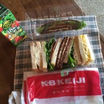 カー・ベー・ケージ - サンドイッチもって、お外でランチ。