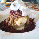 アトリエコータ - モンブランカシス・・・奥ではクレープシュゼットも完成