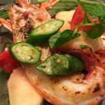 クッチーナ イタリアーナ ガッルーラ - ◆前菜。antipasto1
      「三河産天然赤座海老」と白桃のサラダ。