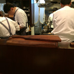 クッチーナ イタリアーナ ガッルーラ - オープンキッチン。