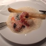 メゾン ポール・ボキューズ - オマールとホワイトアスパラ