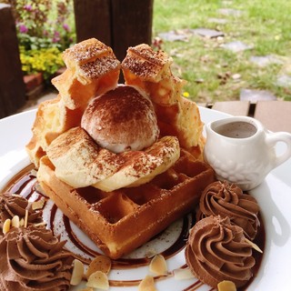 SoRa cafe feat.waffle cafe Sign_1