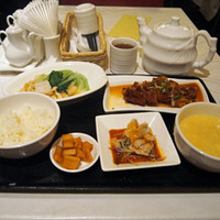 天厨菜館 渋谷店 - 海老・イカと季節野菜の炒め 鶏肉の揚げもの香味ソース