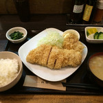 成蔵 - 雪室熟成豚ロースかつ定食（120g）¥2,090
      霧降高原豚ヒレカツ（30g）¥310