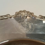 銀座 ハプスブルク・ファイルヒェン - 銀の皿に彫られた双頭の鷲。