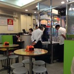 麥奀雲吞面世家 - お店の中です。