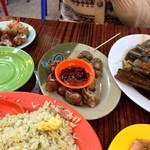 Tong Tai Restaurant - 貝は辛みそつけて食べます。