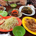 Tong Tai Restaurant - チャーハンやら海老やら・・・